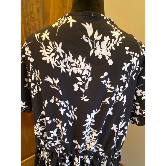 SHEIN Dress Plus Size 3X  22 to 24   w/ Faux Wrap  Short Sleeve  Elastic Waist - Picture 12 of 12